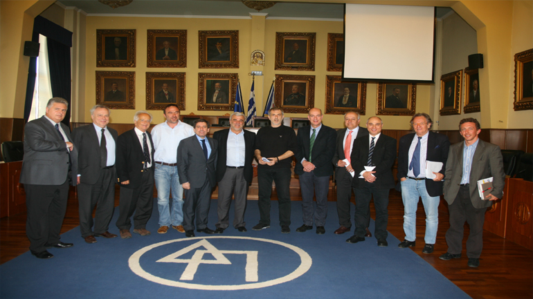 Σύσκεψη στο Δημαρχείο Πειραιά για την κρουαζιέρα