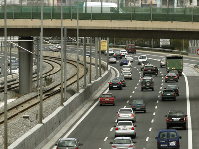 Κλειστή λωρίδα στην Αττική Οδό λόγω σύγκρουσης οχημάτων