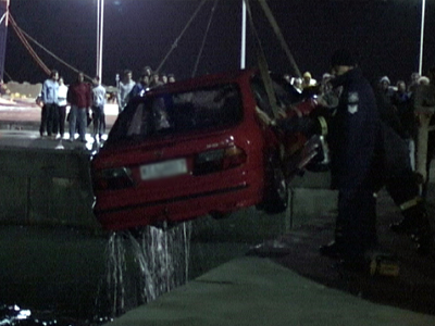 Αυτοκίνητο «βούτηξε» στη θάλασσα