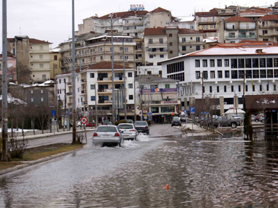 Με τον υδάτινο εφιάλτη ζουν στην Καστοριά