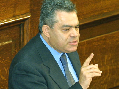 Απαγόρευση εξόδου από τη χώρα για τον Τάσο Μαντέλη