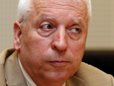 Έκθετος παραμένει ο πρύτανης του Πολυτεχνείου