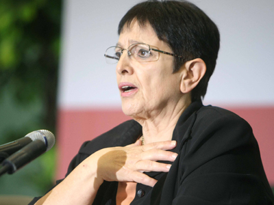 Αλ.Παπαρήγα: «Δημαγωγούν τα δύο μεγάλα κόμματα»