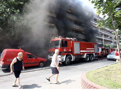 Εκκενώθηκε πολυκατοικία λόγω πυρκαγιάς