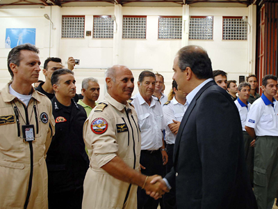 Στη βάση των πυροσβεστικών αεροσκαφών ο πρωθυπουργός