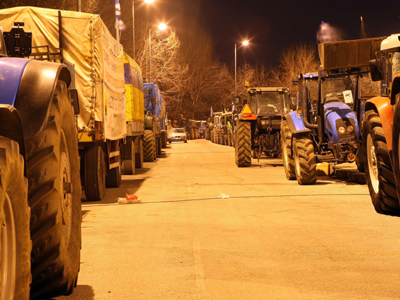 Συμπλοκές αγροτών με αστυνομικούς στον Προμαχώνα