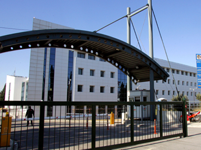 Το Υπουργείο Παιδείας για τις… κουρτίνες