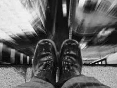 «Βουτιά» θανάτου από τον 6ο όροφο