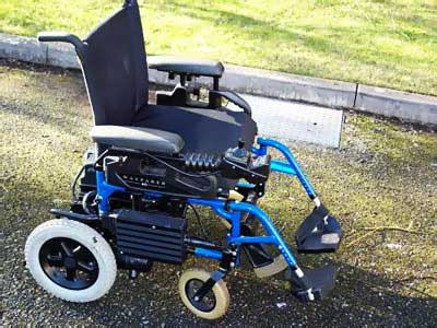 Σε αναπηρικό καροτσάκι 2χρονη, αθώοι οι γιατροί