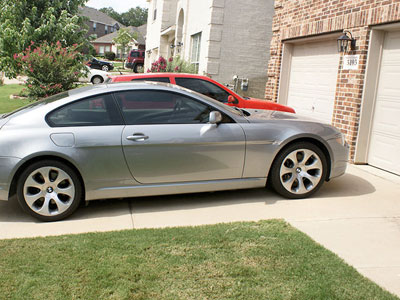 Μπήκαν για ληστεία, έφυγαν με BMW