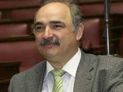 Ο υφυπουργός «του ιού» ήρθε στη Βουλή