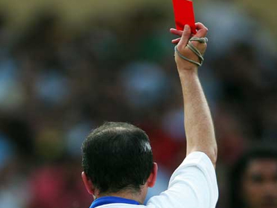 Ποδοσφαιριστής ξυλοκόπησε διαιτητή