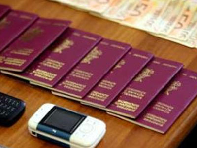 «Βιομηχανία» πλαστών εγγράφων στην Κυψέλη