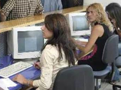 Έλεγχοι του ΥΠΕΣ για τους υπαλλήλους που… ξέχασαν να επιστρέψουν