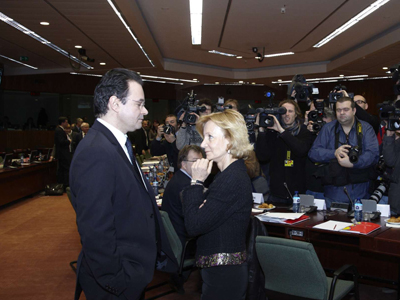 Προσφυγή στο Διεθνές Νομισματικό Ταμείο εξετάζει η κυβέρνηση