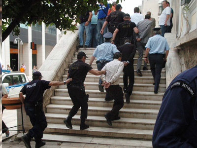 Ένοχοι για τα επεισόδια στη Λαμία