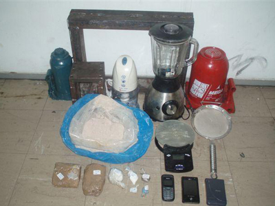 Εντοπίστηκε εργαστήρι νόθευσης ναρκωτικών