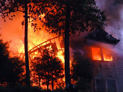 Πυρπόλησε το σπίτι του μετά από καυγά