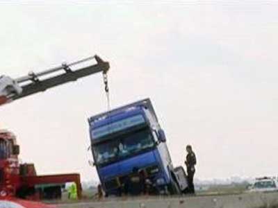 Σαν τρελό φορτηγό…