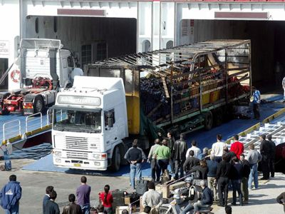 Μετανάστης κρύφτηκε στα ημιαξόνια φορτηγού