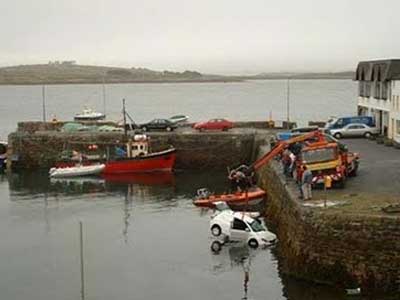 Φορτηγό… βούτηξε στα βαθιά