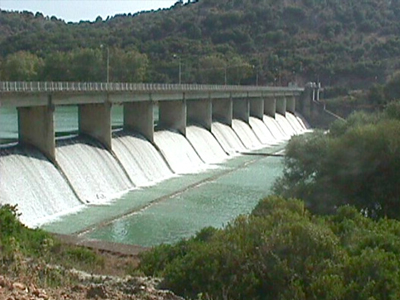 Λάρισα: Αντιδράσεις για τη διακοπή χρηματοδότησης των φραγμάτων