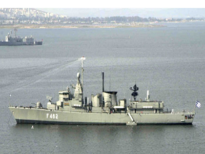 Η φρεγάτα «Ανδριάς» κοντά στο «Maran Centaurus»