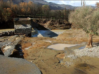 Σώθηκε από θαύμα, όταν κατέρρευσε η γέφυρα