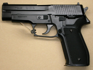 Μίνι οπλοστάσιο στις Γούρνες