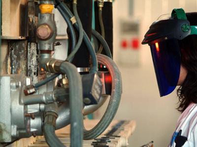 «Ποδαρικό»… με κάρτα ανεργίας