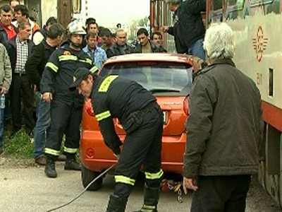 Πάρκαρε στις ράγες… για να πάει λαϊκή