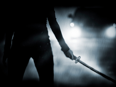 Βγήκαν τα.. ξίφη και τα σφυριά