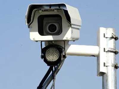 Εμπρηστική επίθεση σε κάμερα κυκλοφορίας στη Θεσσαλονίκη