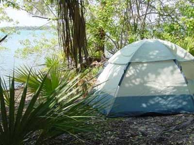 Στα κρατητήρια γιατί έκαναν ελεύθερο κάμπινγκ