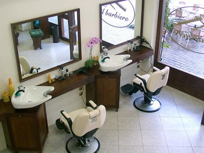 Αυτοτραυματίστηκε με ψαλίδι κομμωτηρίου