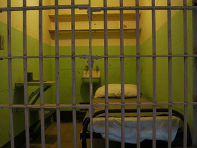 Σε διαθεσιμότητα δύο αστυνομικοί για την αυτοκτονία κρατουμένου