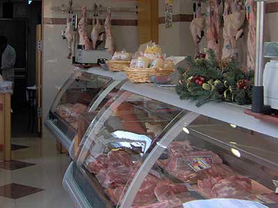 Γάζωσαν με 18 σφαίρες… κρεοπωλείο