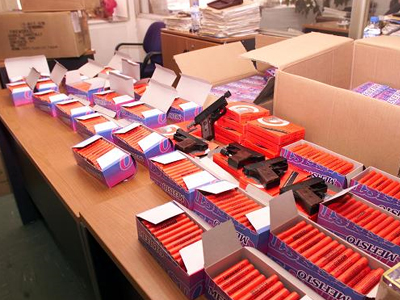 Κατασχέθηκαν χιλιάδες κροτίδες και βεγγαλικά