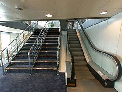 Έπεσε από τις σκάλες πλοίου