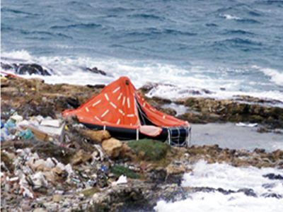 Πλοίο περισυνέλεξε ναυαγούς μετανάστες