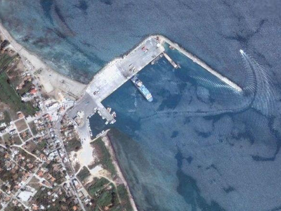 Ένταση στο λιμάνι της Κυλλήνης από τον συμβολικό αποκλεισμό