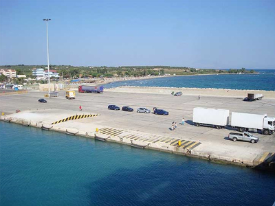 Μπλόκο από κατοίκους στο λιμάνι Κυλλήνης