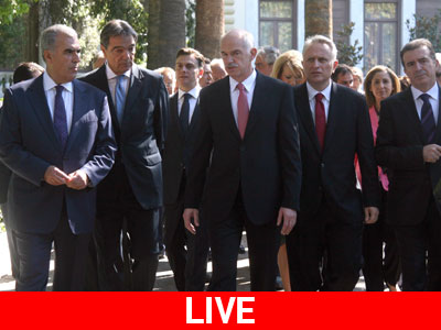 Live στη zougla.gr οι παραδόσεις – παραλαβές των υπουργείων