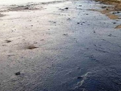 Διαρροή μαζούτ «απείλησε» τον Αμβρακικό