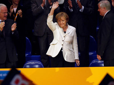 Κυβέρνηση με τους φιλελεύθερους ανακοίνωσε η Μέρκελ