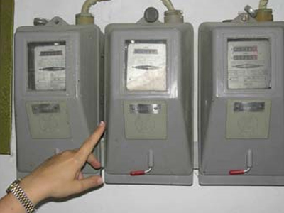 Δημοτική σύμβουλος έκλεβε ρεύμα από τη ΔΕΗ!