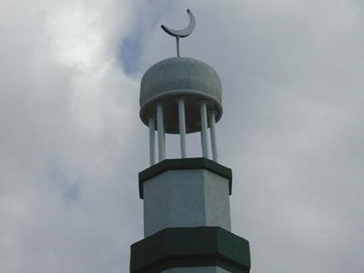 Μαίνεται ο πόλεμος για τους μιναρέδες