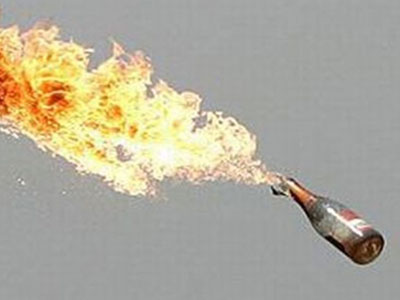 Μολότοφ και πυροβολισμοί σε σπίτι στο Λουτράκι