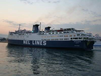 Με καθυστέρηση πέντε ωρών δένει το «Μυτιλήνη»