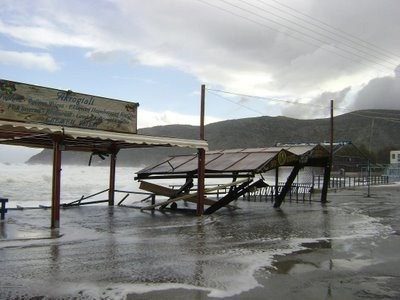 Κινδύνευσαν μαθητές από τις πλημμύρες στη Σκιάθο